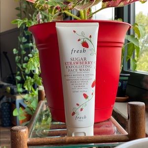 Fresh Sugar Strawberry Exfoliating Face Wash NWT